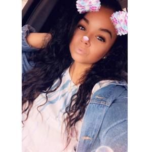 Meet your Posher, Adrienne